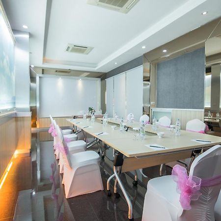 Oxville Hotel Padang  Zewnętrze zdjęcie