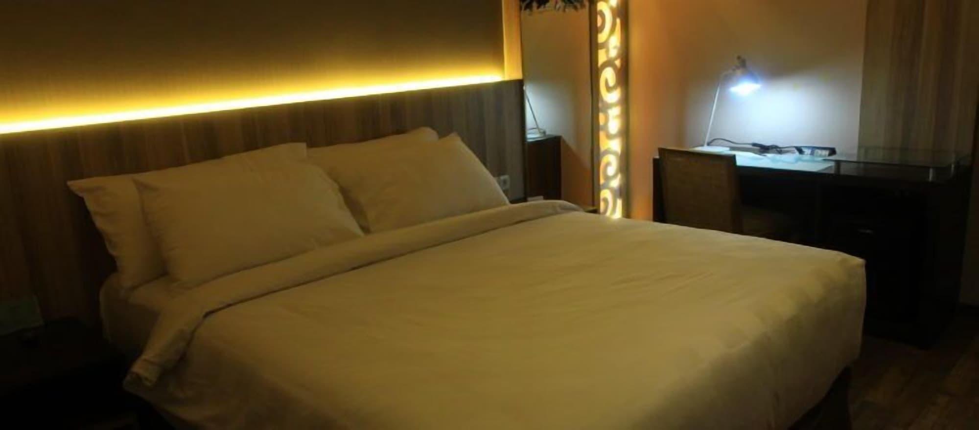 Oxville Hotel Padang  Zewnętrze zdjęcie